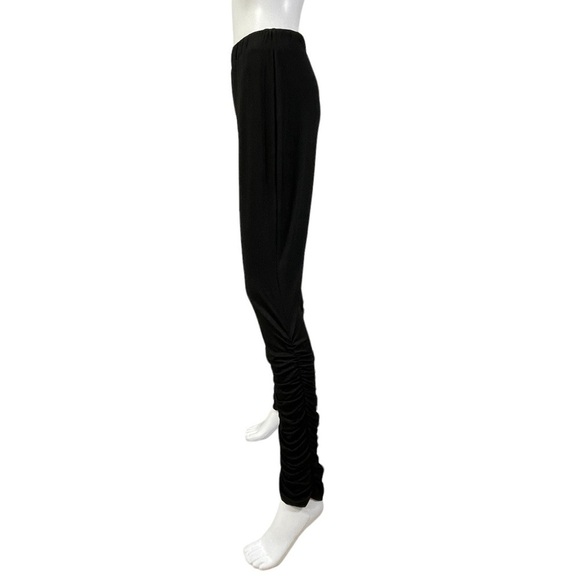 Women’s Black Ruched Legging
New - Picture 6 of 10